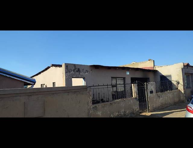 11 BEDROOM HOUSE FOR SALE IN MAPETLA